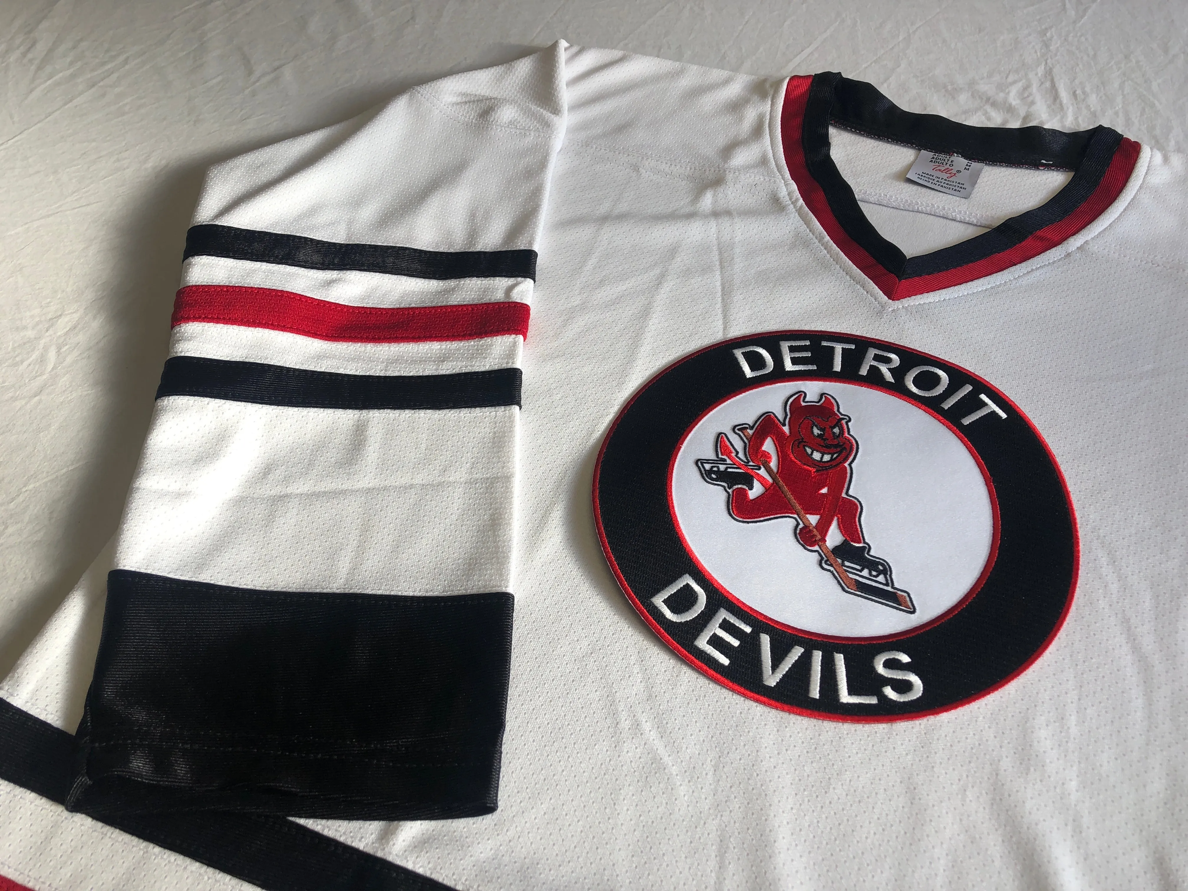 Custom Hockey Jerseys with the Detroit Devils Twill Logo