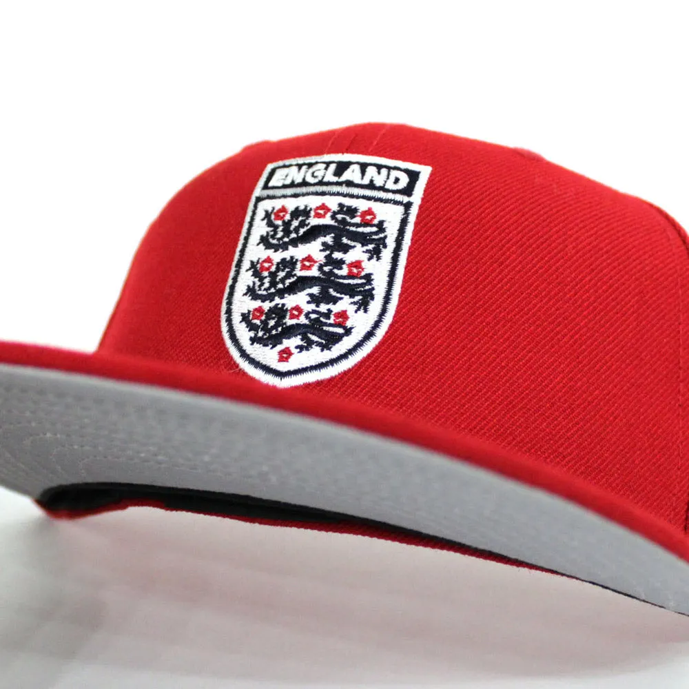 England Soccer Crest New Era 59Fifty Fitted Hat (Red Gray Under Brim)