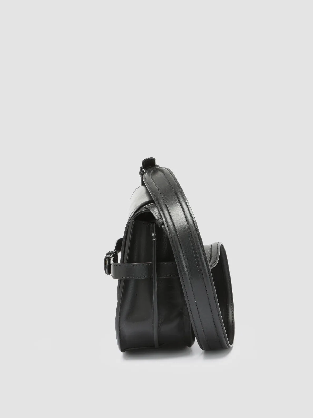 SADDLE 011 - Black Leather Crossbody Bag