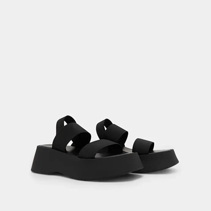 Wide-strap sandals in black elastic